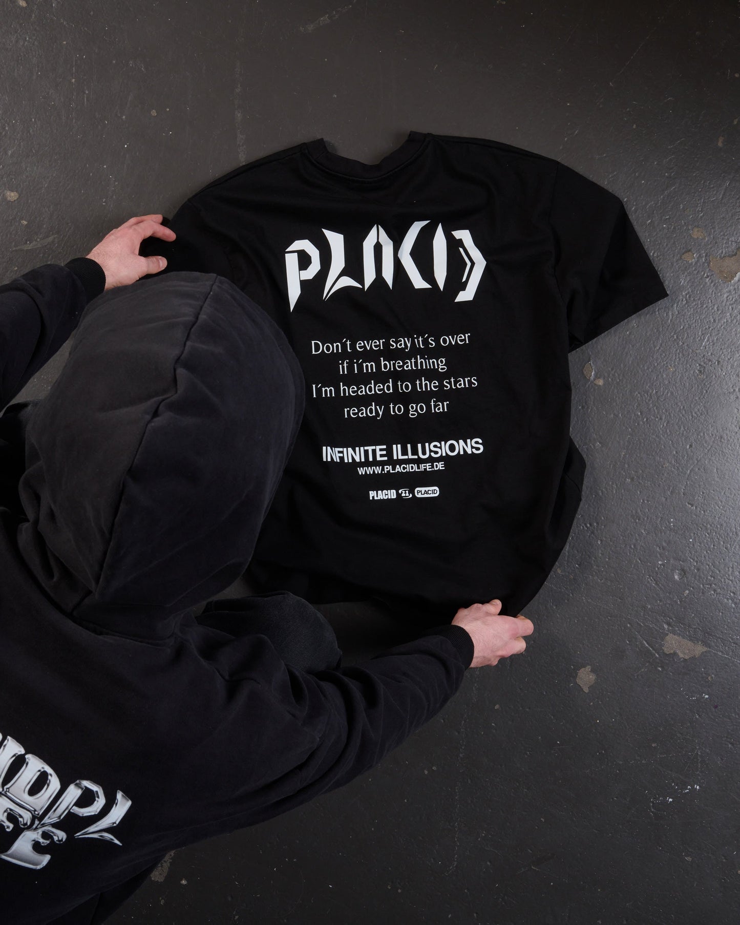 INFINTE ILLUSIONS T-SHIRT